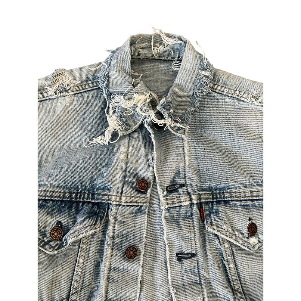 Vintage Levi Womens Cropped Jacket Blue Denim Distressed Light Wash Long Sleeve - Picture 3 of 11